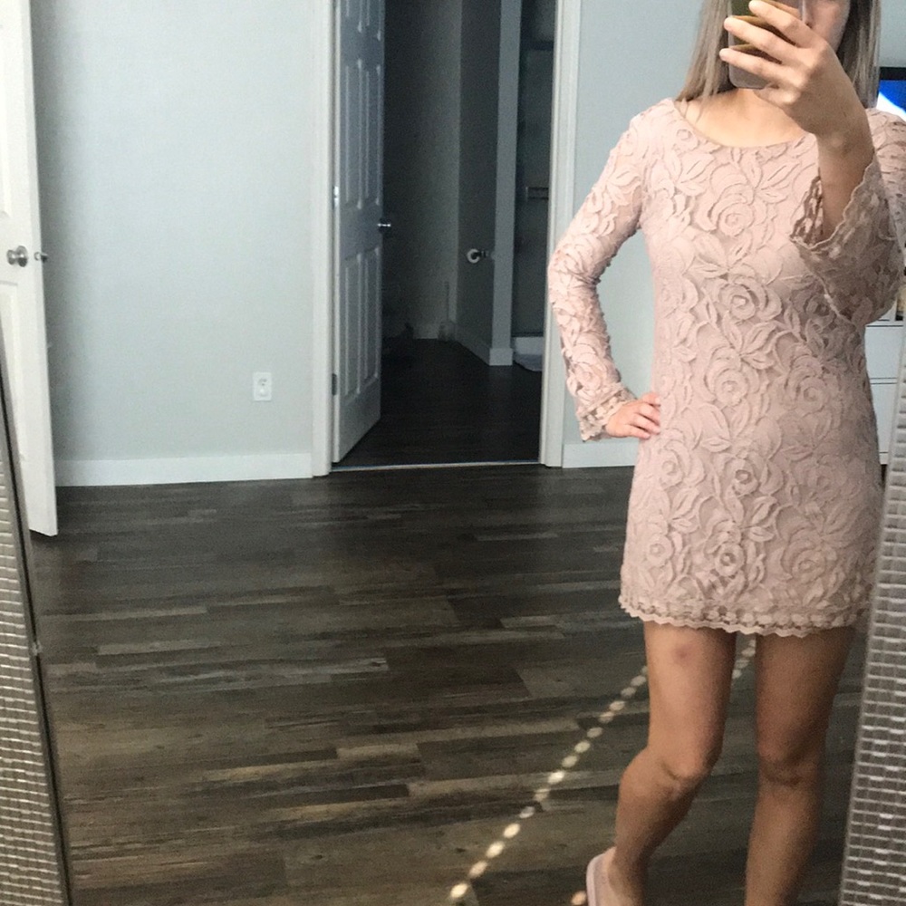 Dress - Picture 4 of 4